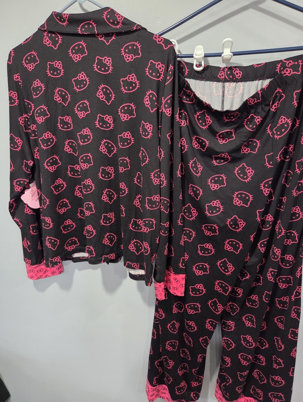 Hello Kitty New With Tags Pajama Set Large - Picture 7 of 7